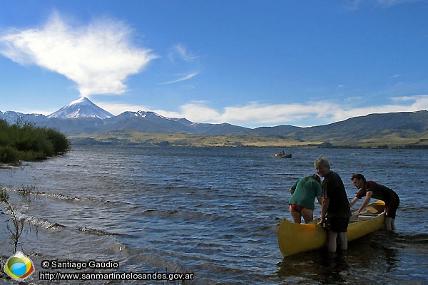 Foto Canotaje en el lago Huechulafquen (Santiago Gaudio)